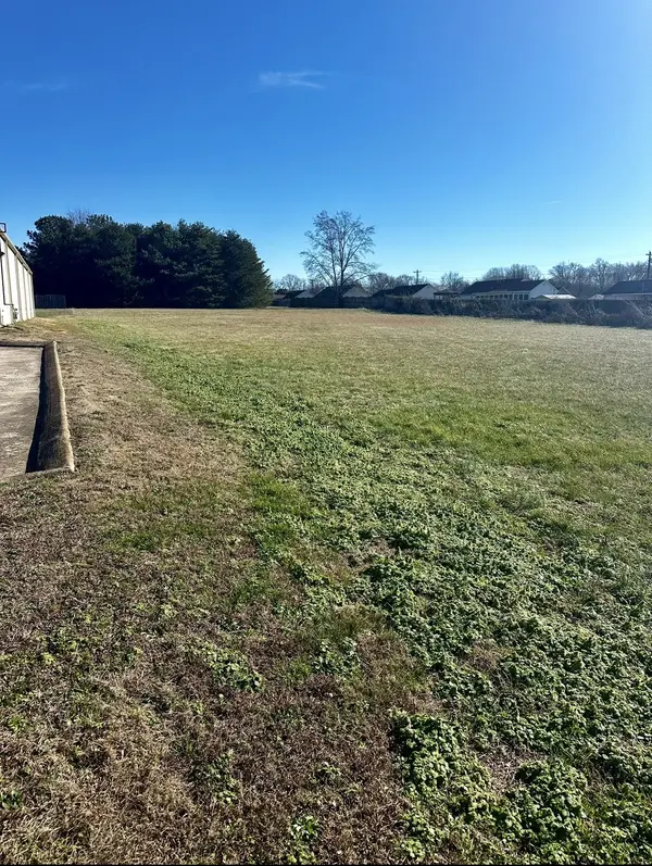 3138 Christmasville Rd, Jackson, TN 38305