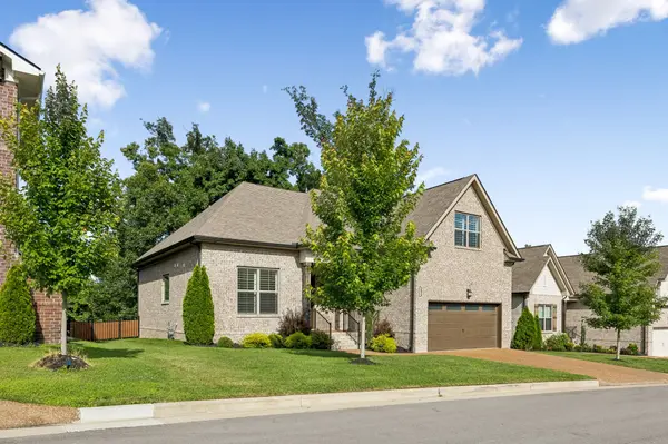 8021 Still Spring Ridge Dr, Nashville, TN 37221