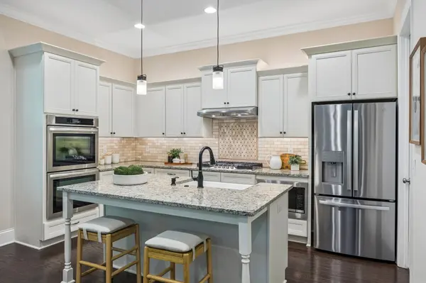 8021 Still Spring Ridge Dr, Nashville, TN 37221