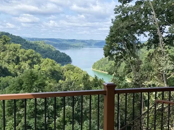 258 Captains Point Rd, Silver Point, TN 38582