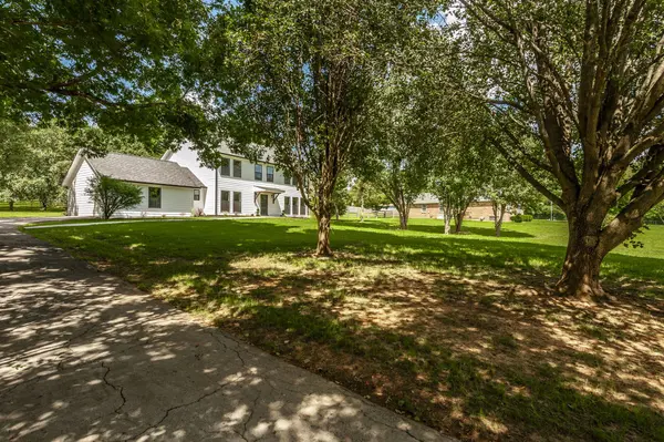 628 Vaughans Gap Rd, Spring Hill, TN 37174
