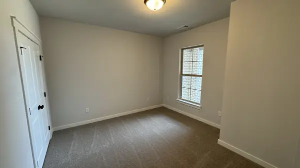 504 W Foxrun, Springfield, TN 37172