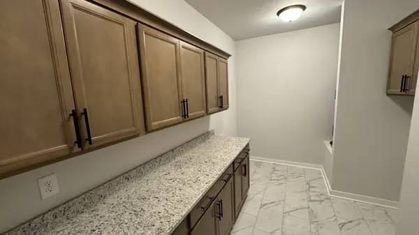 504 W Foxrun, Springfield, TN 37172