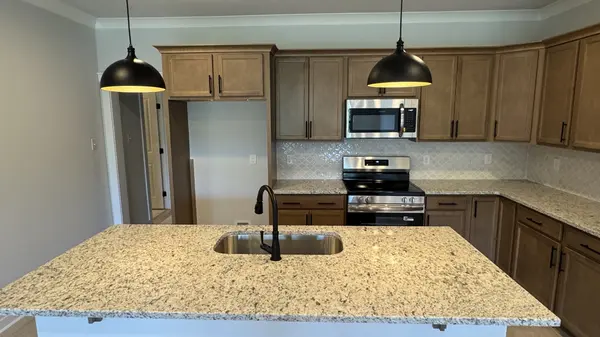 504 W Foxrun, Springfield, TN 37172
