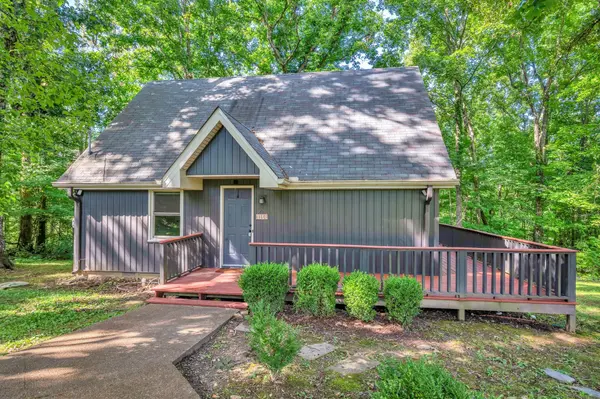 1144 Chestnut Dr, Burns, TN 37029