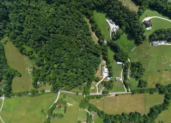 2896 Fly Rd, Santa Fe, TN 38482