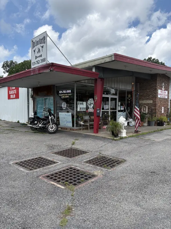 301 N Locust Ave, Lawrenceburg, TN 38464