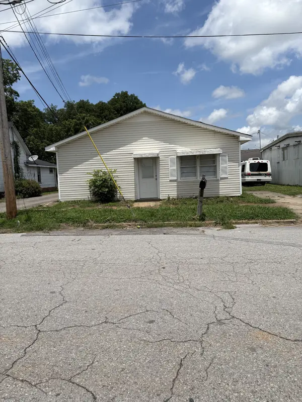 238 Lawrence St, Lawrenceburg, TN 38464