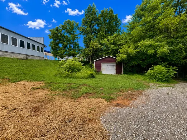 2491 Sparta St, Mcminnville, TN 37110