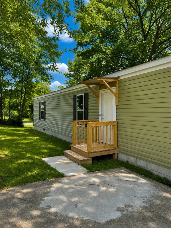 1114 Short St #1, Westmoreland, TN 37186