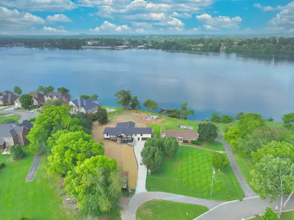 132 Circle Dr, Hendersonville, TN 37075