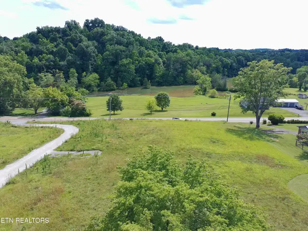 2662 Louisville Rd, Maryville, TN 37801