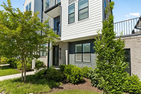 1007 44th Ave #N, Nashville, TN 37209