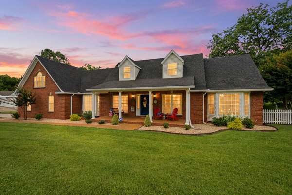 318 Walnut Ct, White House, TN 37188