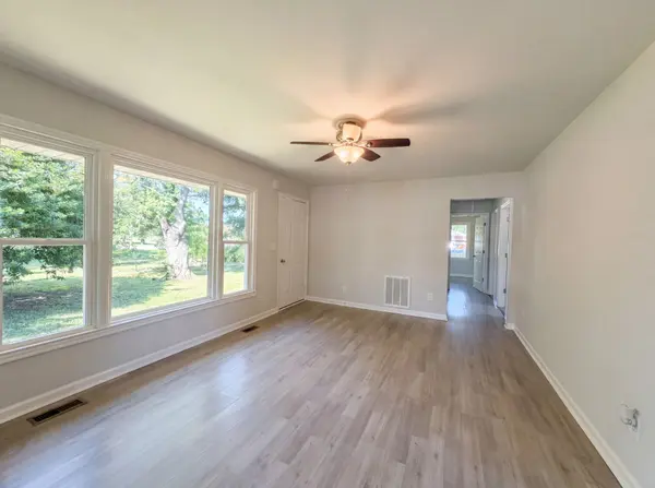 1036 E Commerce St, Lewisburg, TN 37091