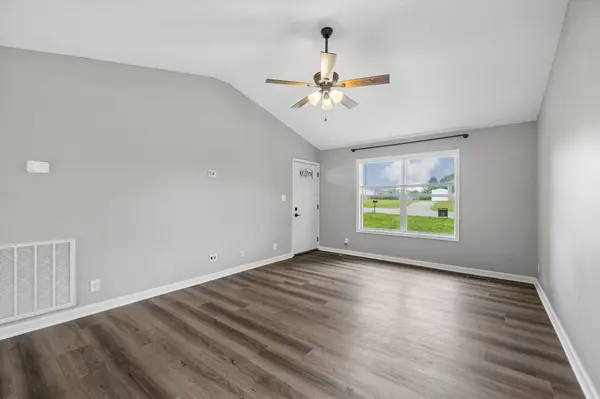 1303 Chucker Dr, Clarksville, TN 37042