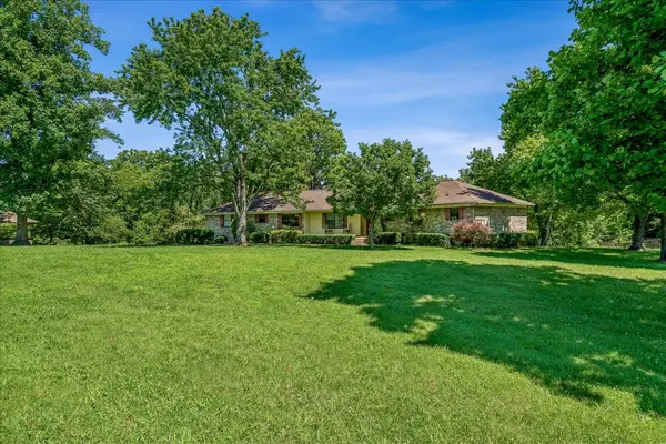 305 Tanglewood Dr, Mount Juliet, TN 37122