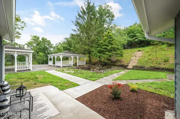 285 Vanover Lane, Jacksboro, TN 37757
