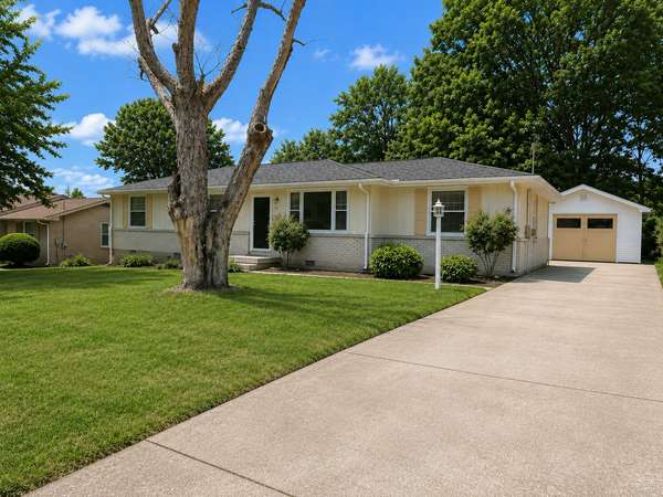 4852 Everest Dr, Old Hickory, TN 37138