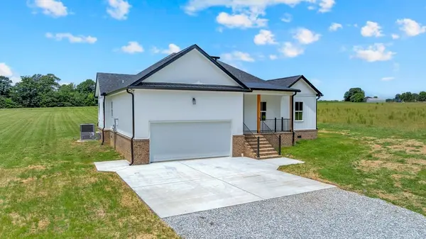 84 Meadowood Ln, Winchester, TN 37398