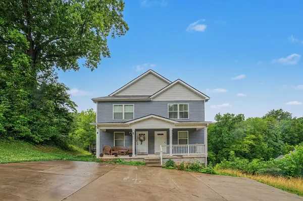 906 E Happy Hollow Dr, Clarksville, TN 37040