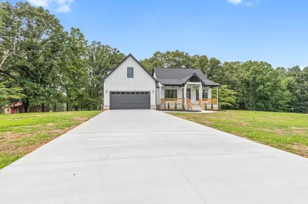 1064 Mulberry Street, Burns, TN 37029