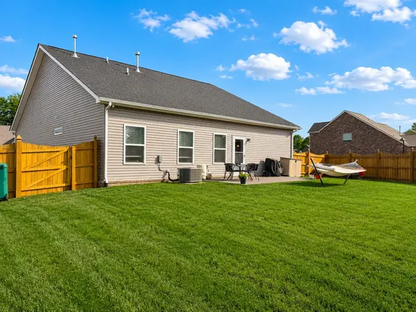 131 Crabourne Dr, White House, TN 37188