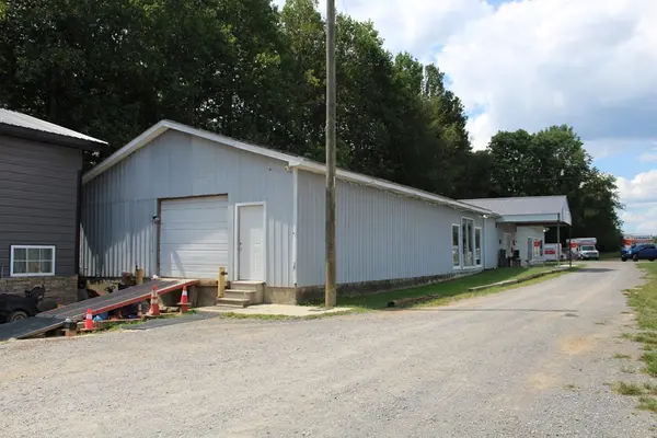 3818 S Grundy Quarles Hwy, Gainesboro, TN 38562