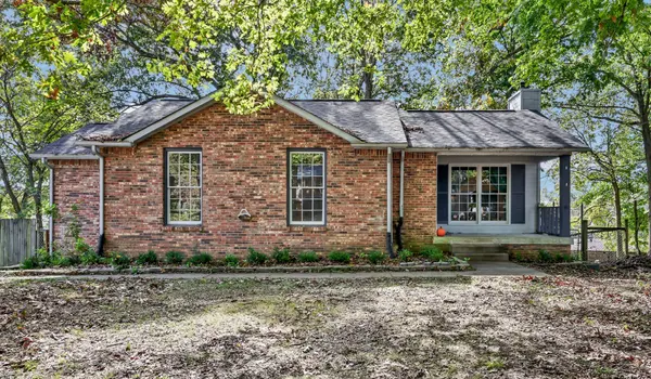 810 R S Bradley Blvd, Clarksville, TN 37042