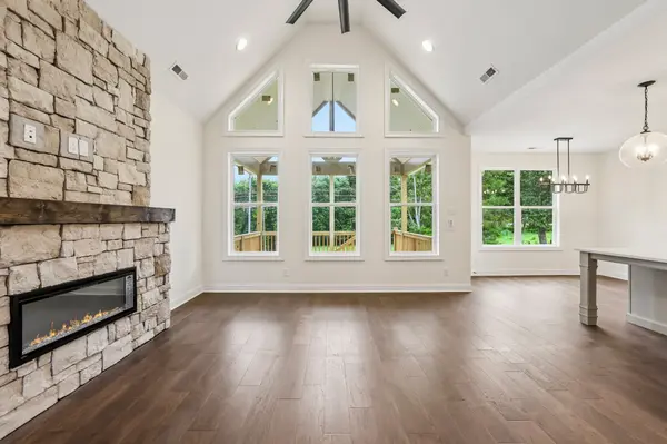 210 Cascade Dr, Winchester, TN 37398