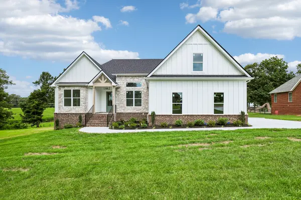 210 Cascade Dr, Winchester, TN 37398