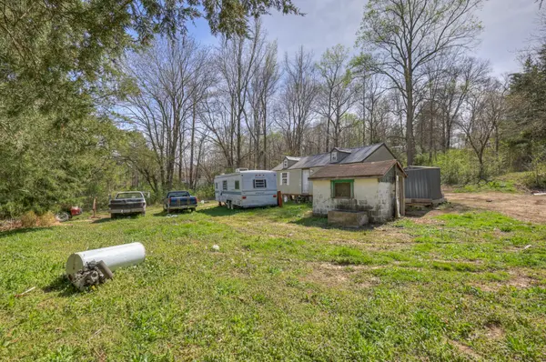 1200 Bloom Landing Rd, Charlotte, TN 37036