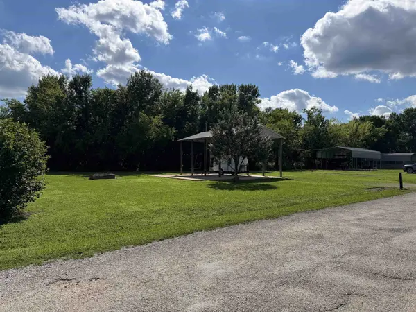 3045 CATFISH LN, Crump, TN 38327