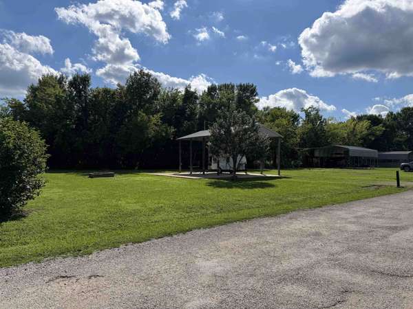 3045 CATFISH LN, Crump, TN 38327