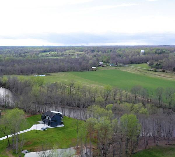 1625 Honey Ln, Estill Springs, TN 37330