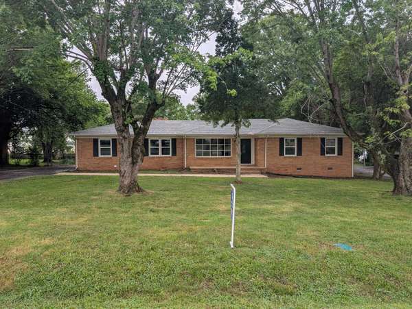 114 Bel Aire Dr, Winchester, TN 37398