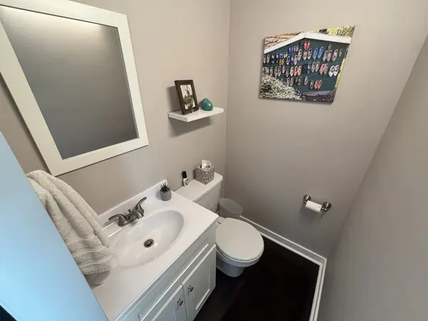 250 Donna Dr #2B, Hendersonville, TN 37075