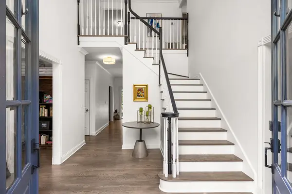 9318 Navaho Dr, Brentwood, TN 37027