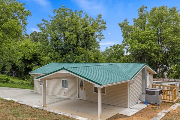 133 Mccraw Street, Rossville, GA 30741