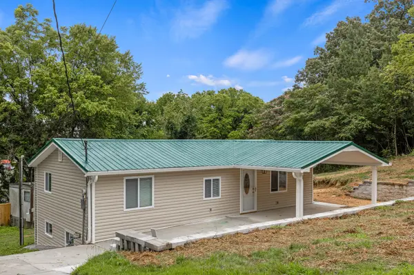 133 Mccraw Street, Rossville, GA 30741