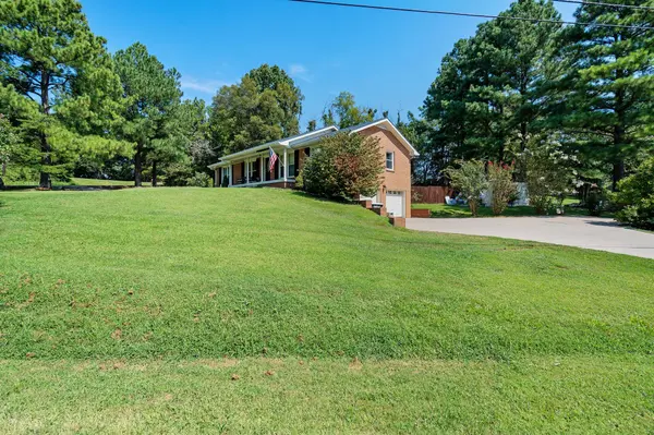 3401 Eastwood Dr, Clarksville, TN 37043