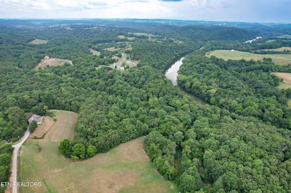 12 Pates Hills Rd, Mosheim, TN 37818