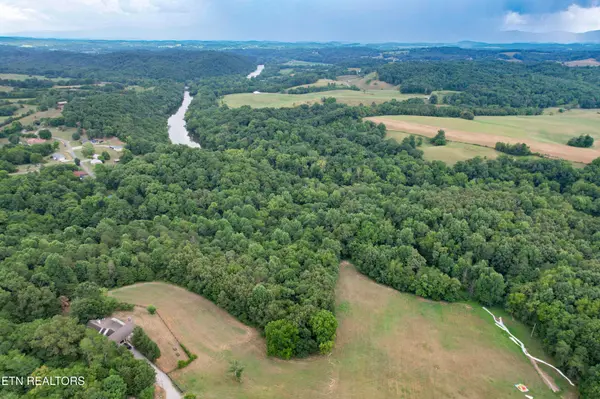 12 Pates Hills Rd, Mosheim, TN 37818