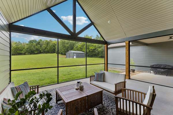 1495 Jacobs Rd, Columbia, TN 38401