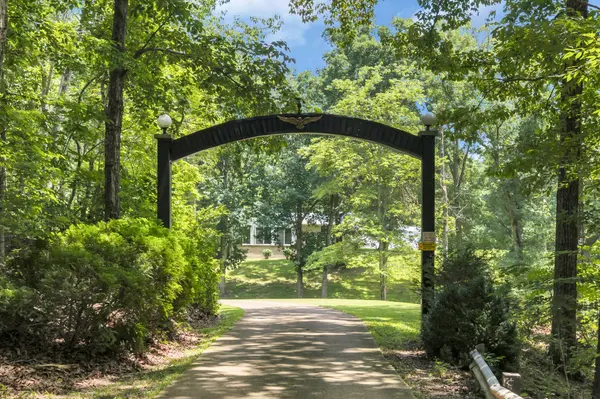 4251 Moss Hill Dr, Nunnelly, TN 37137