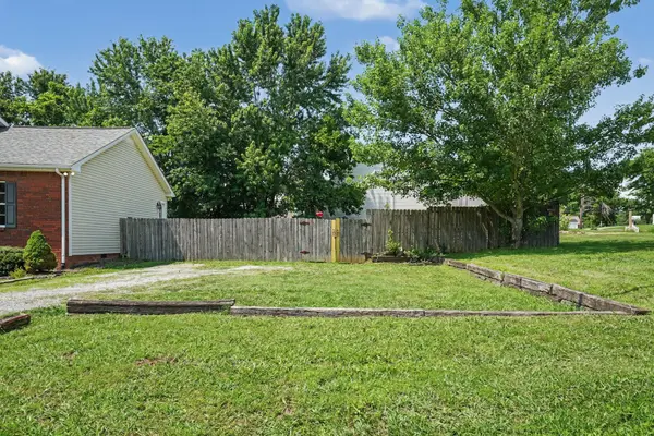 187 S Palmers Chapel Rd, White House, TN 37188