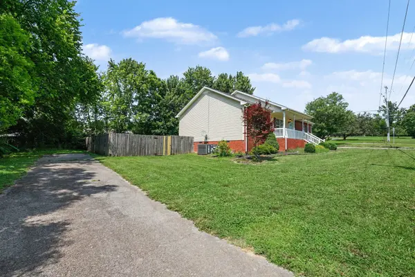 187 S Palmers Chapel Rd, White House, TN 37188