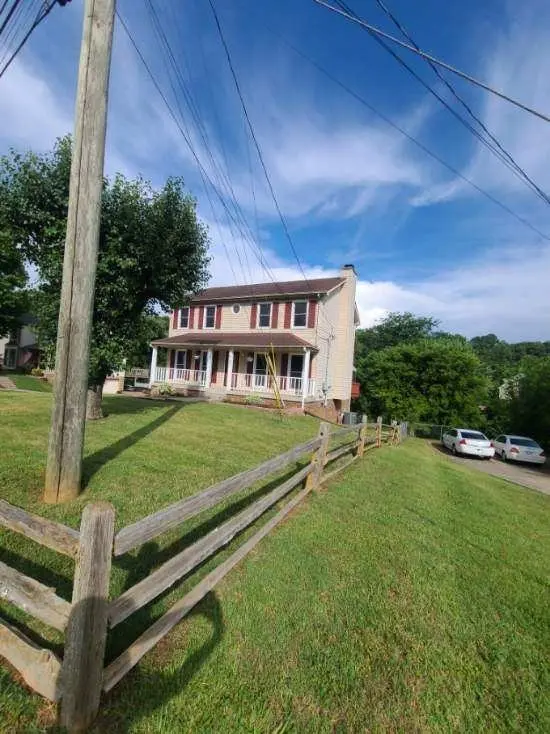 2127 Amadeus Dr, Clarksville, TN 37040
