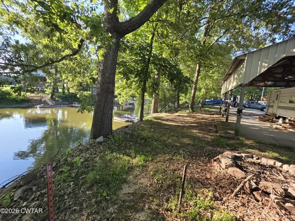 431 Pevahouse Camp Cir, Decaturville, TN 38329
