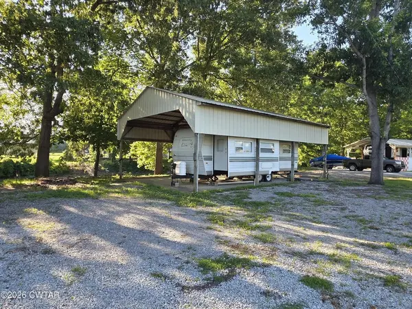 431 Pevahouse Camp Cir, Decaturville, TN 38329